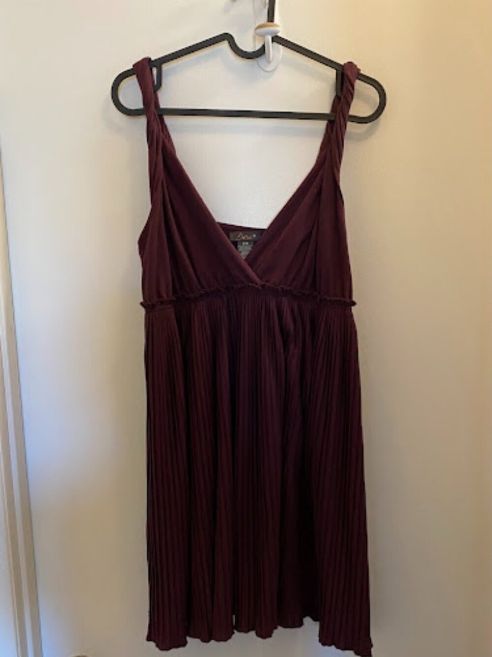 Elegant Burgundy Sleeveless Dress